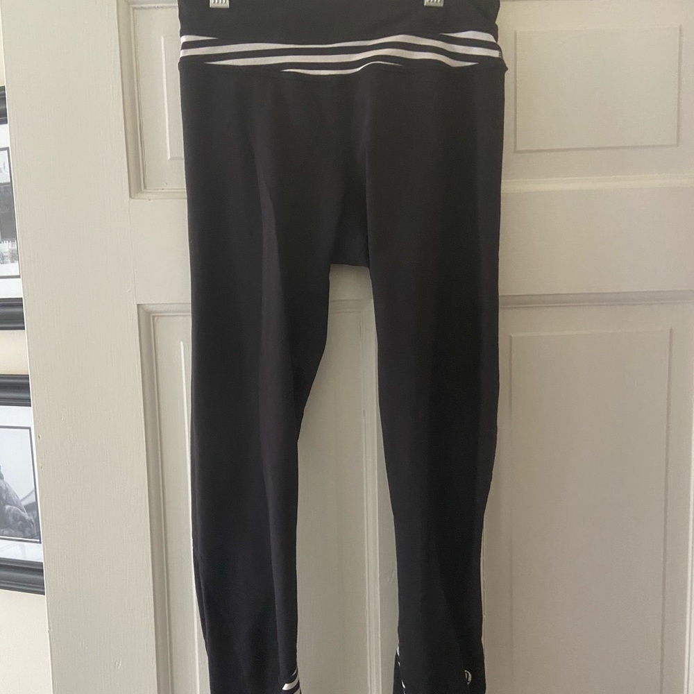 Lululemon cropped leggings - mesh back